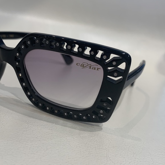 New Women’s Caviar Sunglasses - Picture 2 of 12